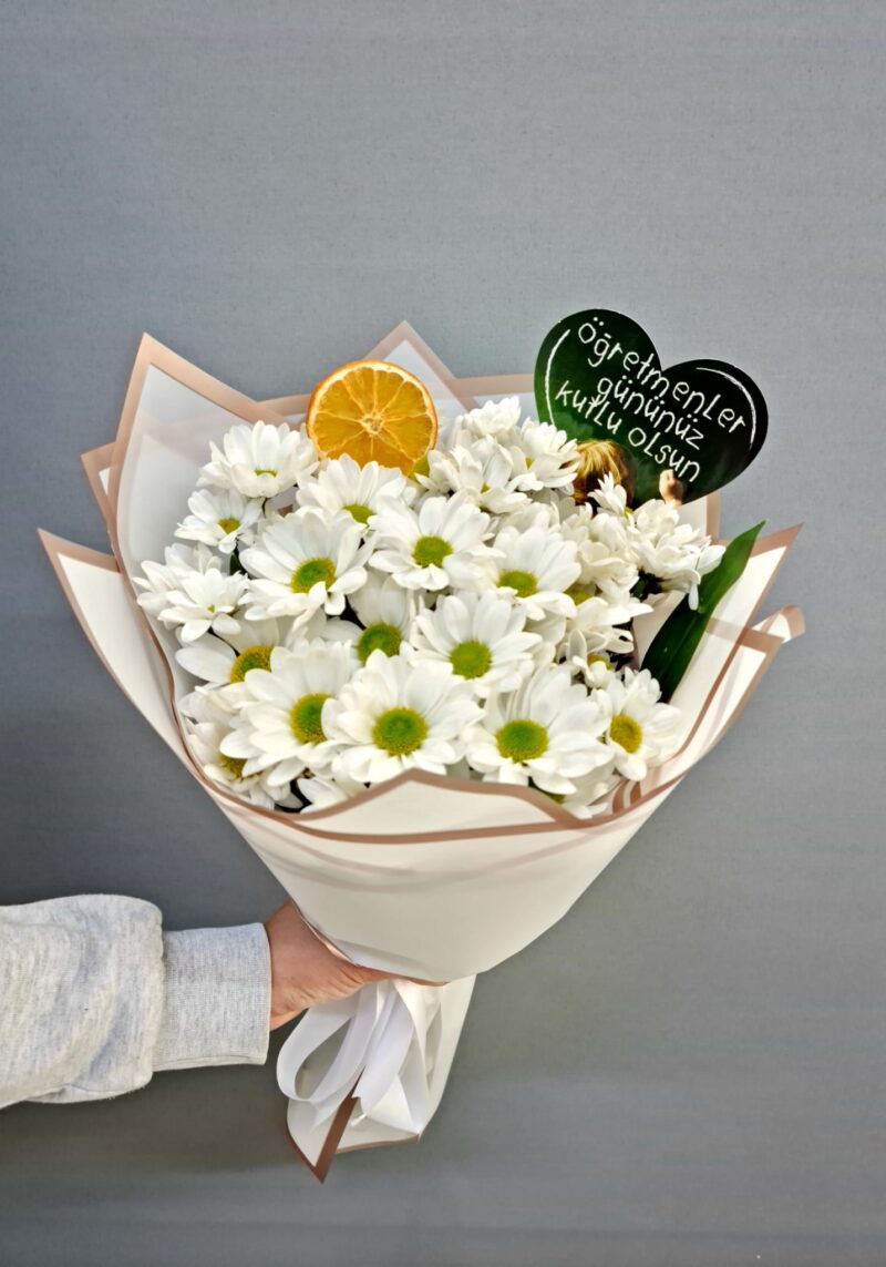 BEYAZ PAPATYADAN BUKET CANLI