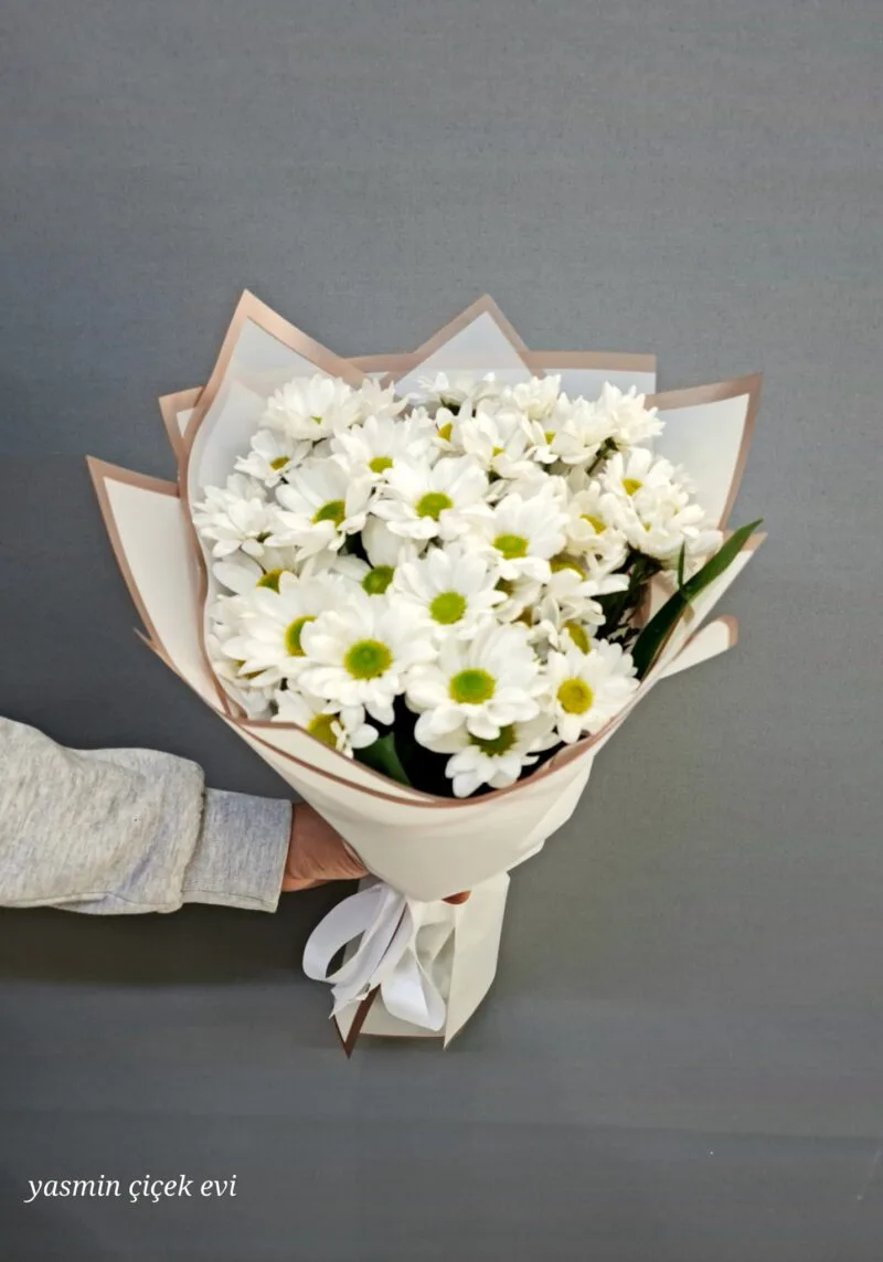 BEYAZ PAPATYADAN BUKET CANLI