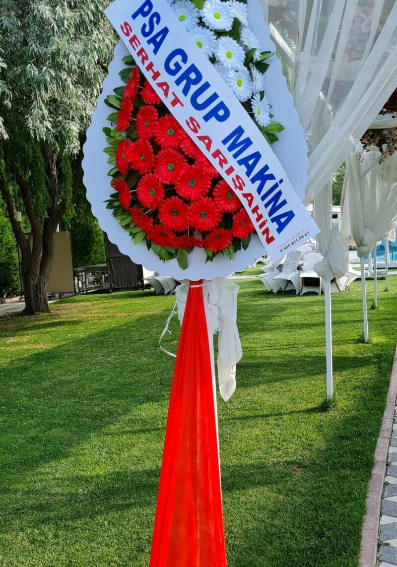 ÇELENK YAPAY ÇİÇEKLİ 1