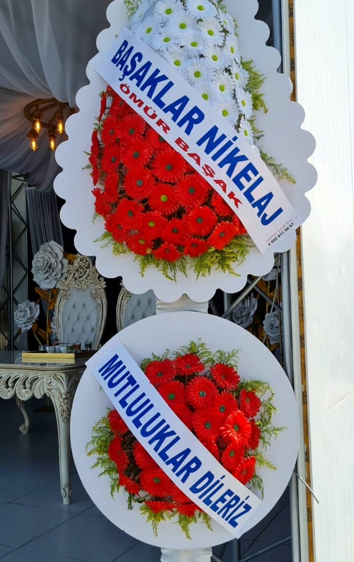 ÇELENK YAPAY ÇİÇEKLİ 4