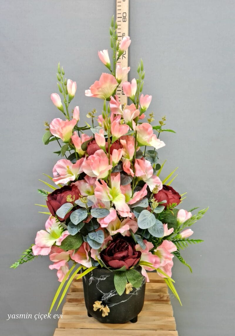 YAPAY ÇİÇEK ARANJMAN